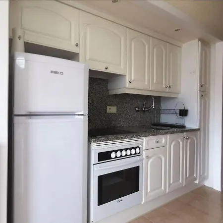En El Centro De Con Piscina, Terraza Y Cerca De La Playa - Es-209-45 Apartamento *