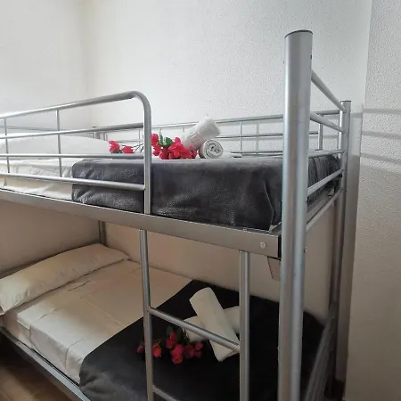 Apartamento En El Centro De Con Piscina, Terraza Y Cerca De La Playa - Es-209-45